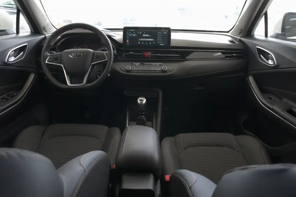 Diseno-interior-del-carro-js4-nevado-de-jac-motors-venezuela-8-1-1024x683