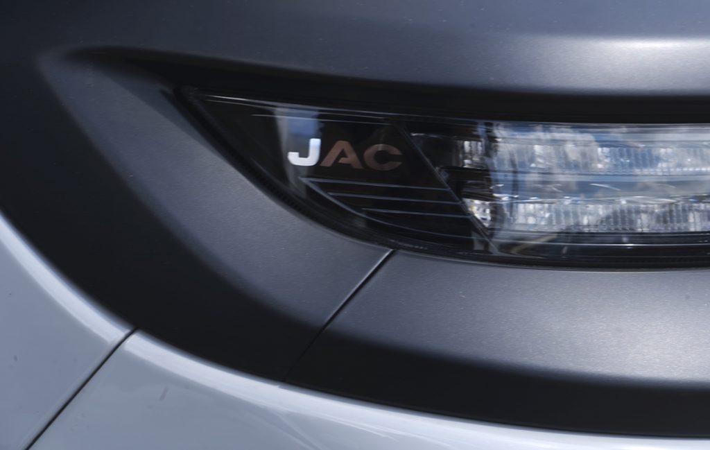 Exterior-de-la-camioneta-t9-aventura-advance-de-jac-motors-4-1024x649