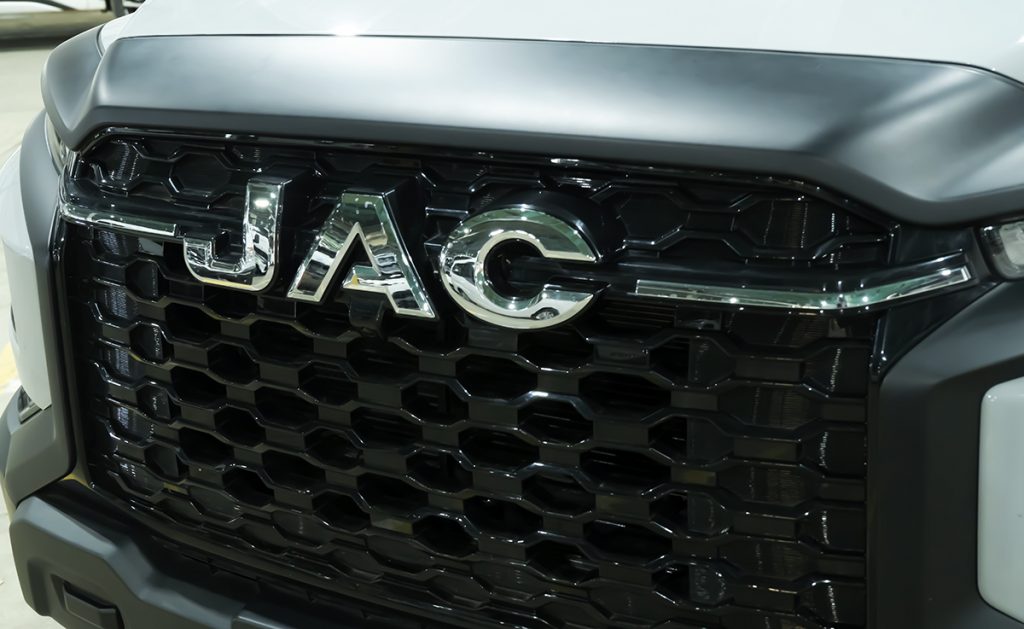 Exterior-de-la-t8-aventura-luxury-de-jac-motors-venezuela-1024x629