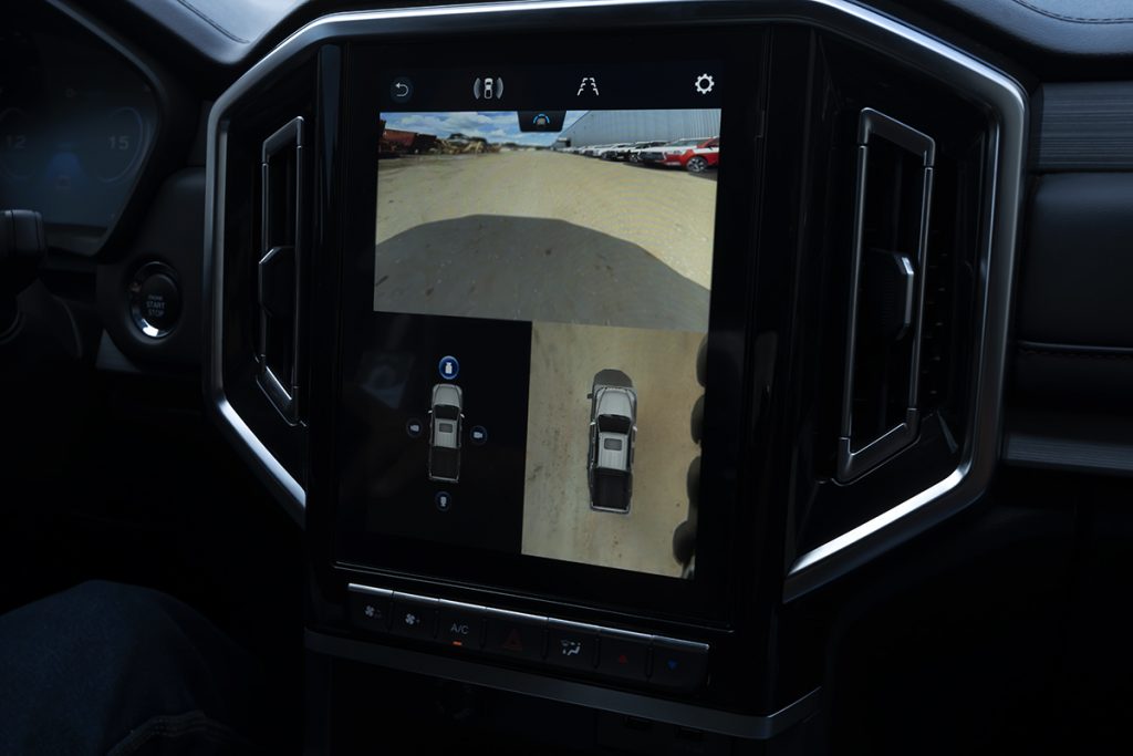 Exterior-de-la-t8-aventura-luxury-de-jac-motors-venezuela-3-1024x683