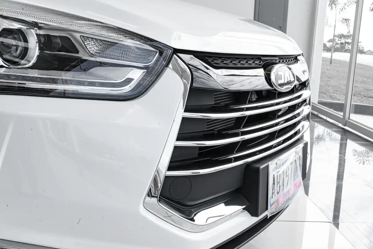 Exterior-del-vehiculo-js2-arena-de-jac-motors-venezuela-05