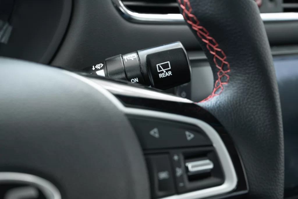 Exterior-del-vehiculo-js2-arena-de-jac-motors-venezuela-07-1024x683