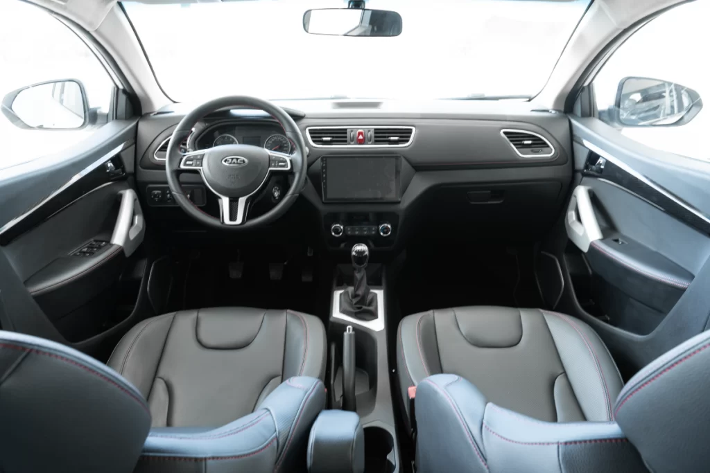 Exterior-del-vehiculo-js2-arena-de-jac-motors-venezuela-08-1024x683