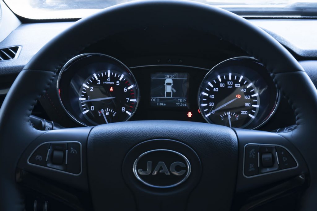 Exteriores-de-la-JS4-nevado-automatico-de-jac-motors-venezuela_3-1-1024x683