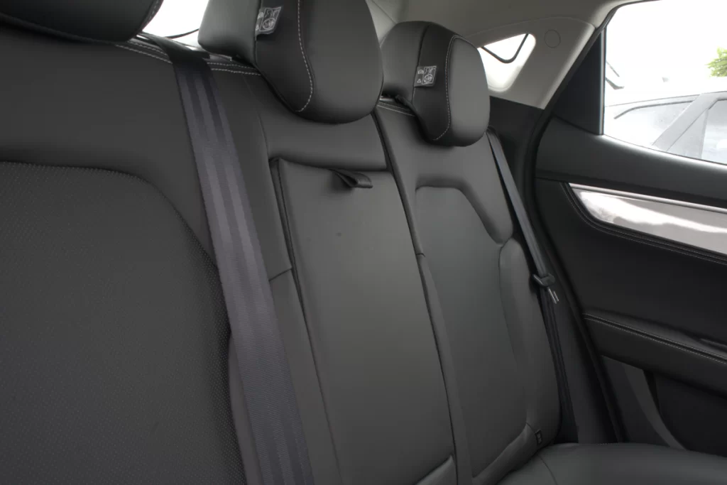 Interior-del-j7-de-jac-motors-venezuela-12-1-1024x683