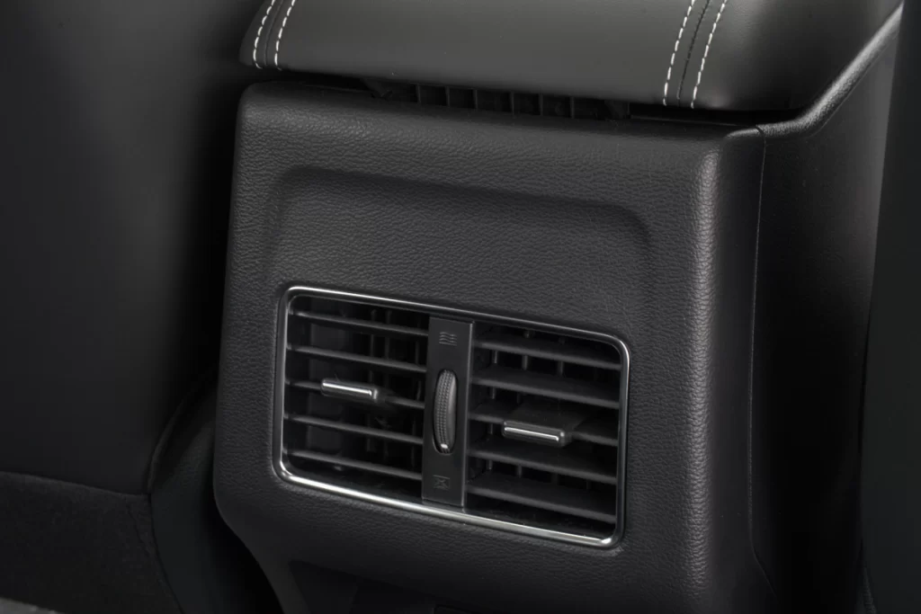Interior-del-j7-de-jac-motors-venezuela-13-1-1024x683