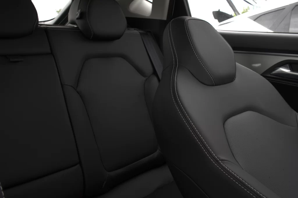 Interior-del-j7-de-jac-motors-venezuela-7-1-1024x683