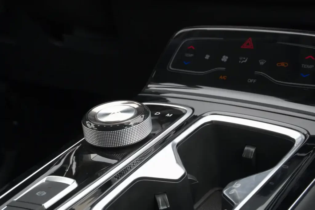 interior-del-js6-tepuy-de-jac-motors-de-venezuela-1-1-1024x683