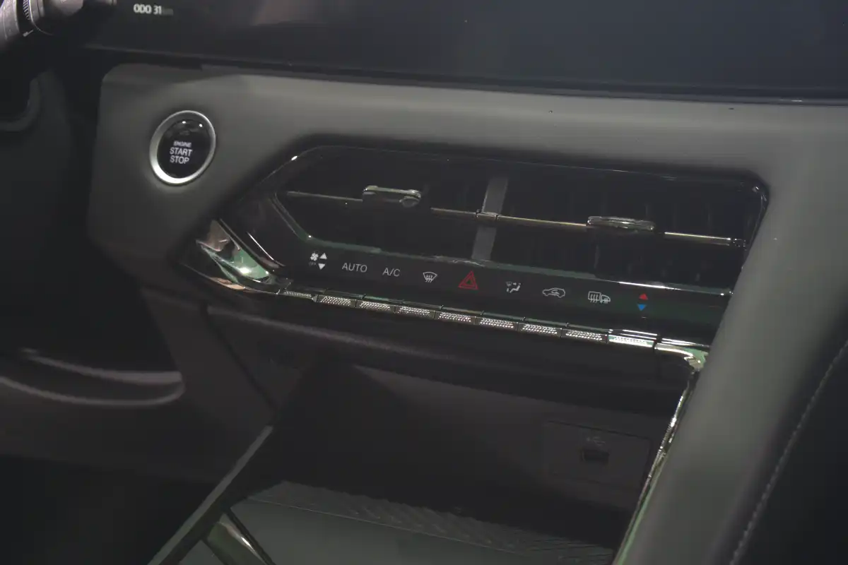 interior-del-js8-pro-savanna-de-jac-motors-6